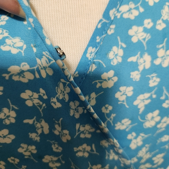 Sienna sky blue floral midi dress - Picture 3 of 8